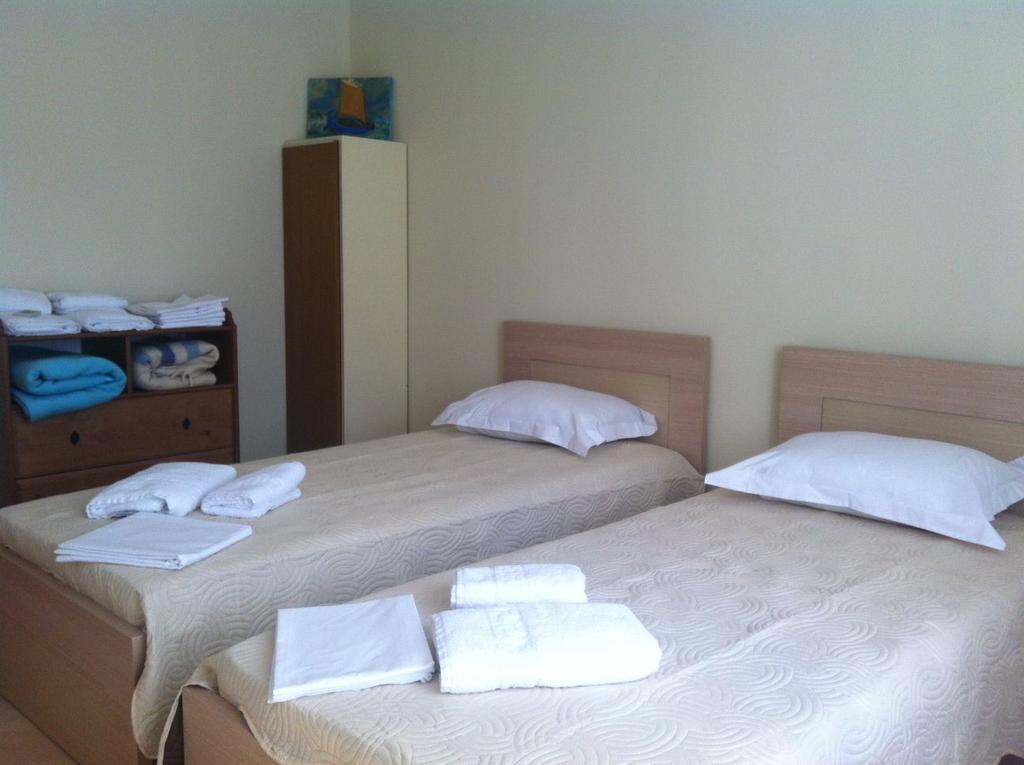Athenian Spiti Vila Loútsa Quarto foto