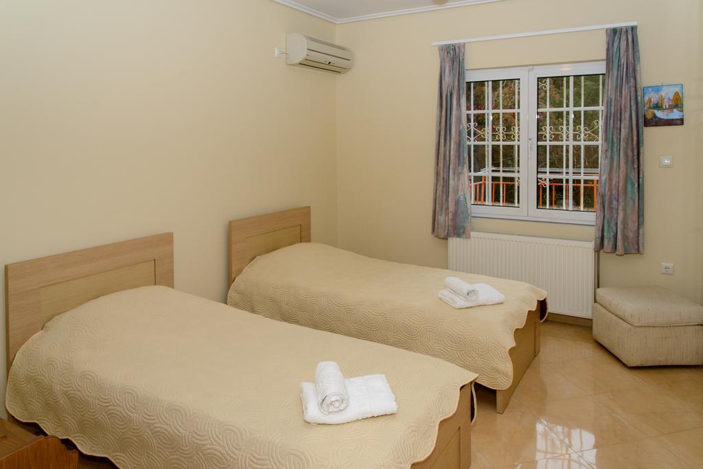 Athenian Spiti Vila Loútsa Exterior foto
