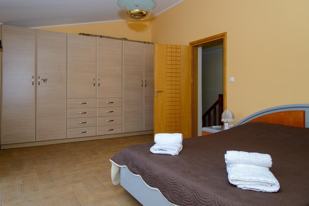 Athenian Spiti Vila Loútsa Exterior foto