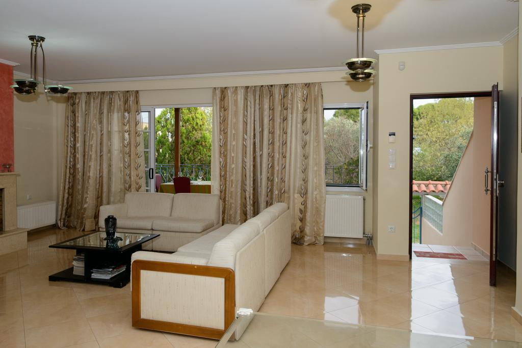 Athenian Spiti Vila Loútsa Exterior foto